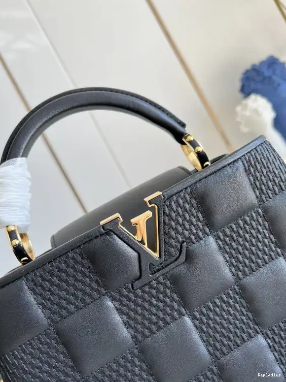 Rep ladies LOUIS CAPUCINES BB VUITTON 0605